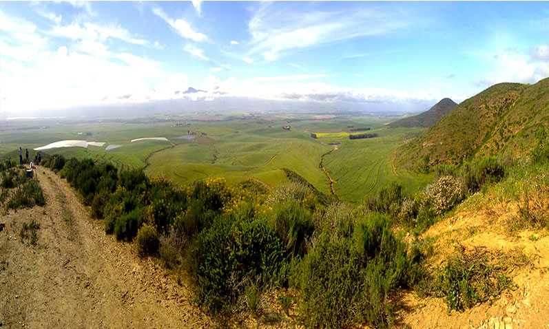Cape Town flight corridor with mountain and farmland vistas