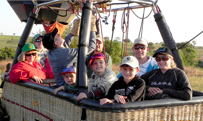 Drakensberg passengers enjoying a sunrise balloon experience